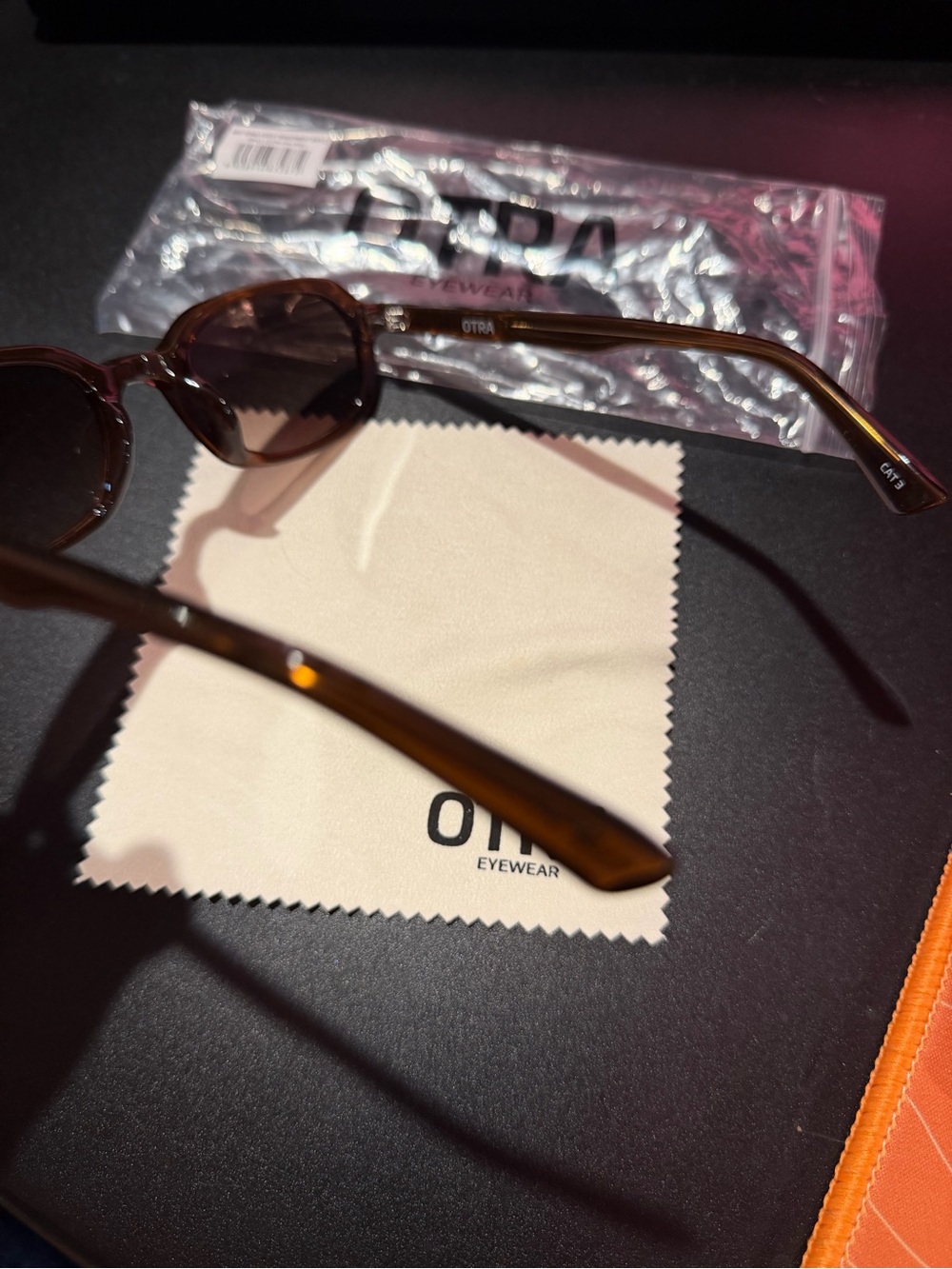 OTRA Eyewear Abby Sunglasses Transparent Maple Brown Like New - Picture 4 of 8